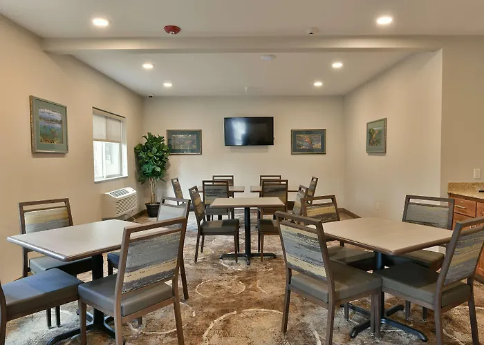 Grandstay Hotel & Suites