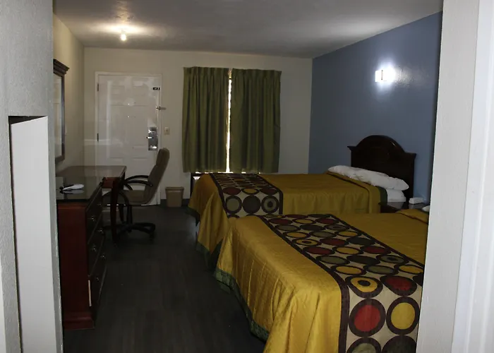 Relax Inn Canton