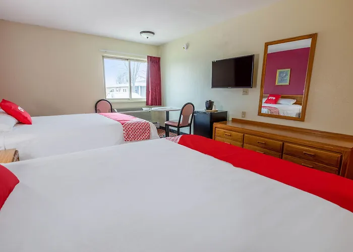 Oyo Hotel Chesaning Route 52 & Hwy 57