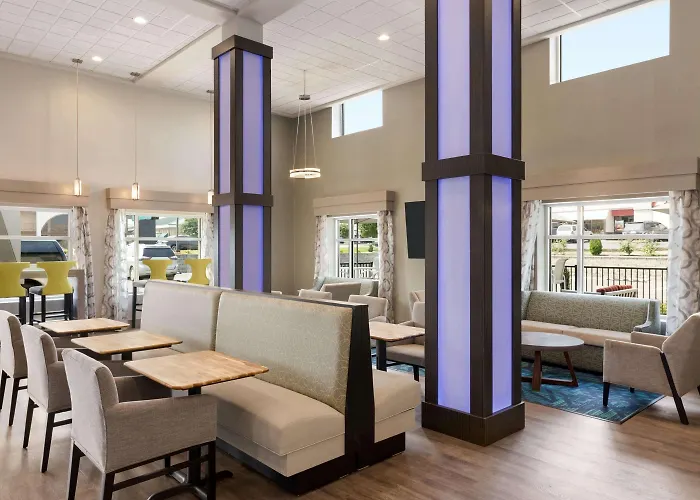 Days Inn & Suites By Wyndham Bowling Green