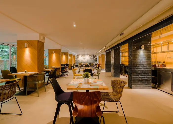 Ibis Styles Golden Sands Roomer Hotel
