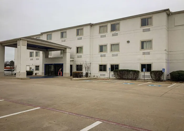 Motel 6-Woodway, Tx