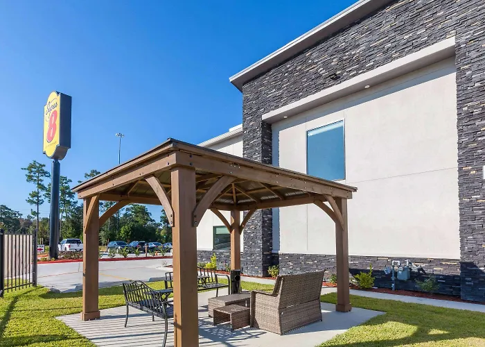 Super 8 By Wyndham Kingwood Houston North