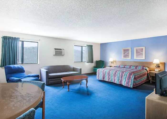 Super 8 By Wyndham Hot Springs