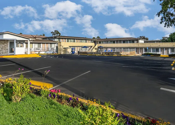 Sea Rock Inn - Long Beach