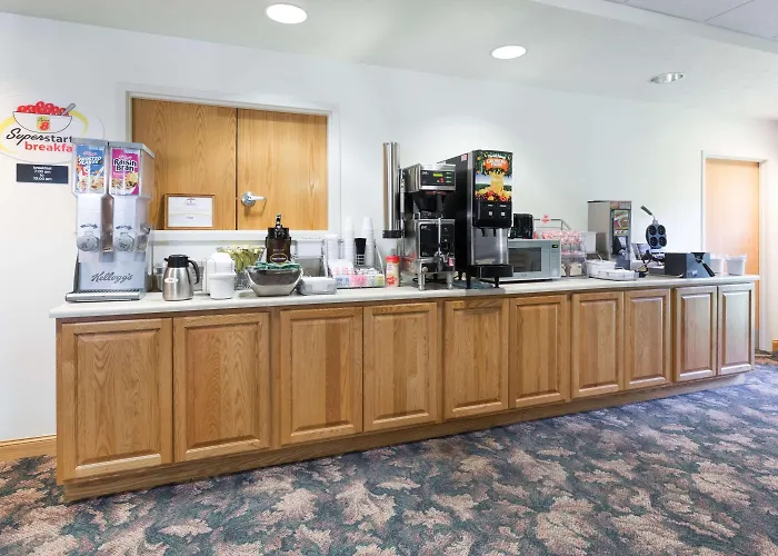 Super 8 By Wyndham Alma
