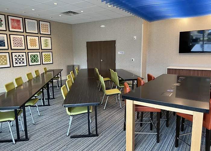 Holiday Inn Express & Suites Tuscaloosa East By Ihg