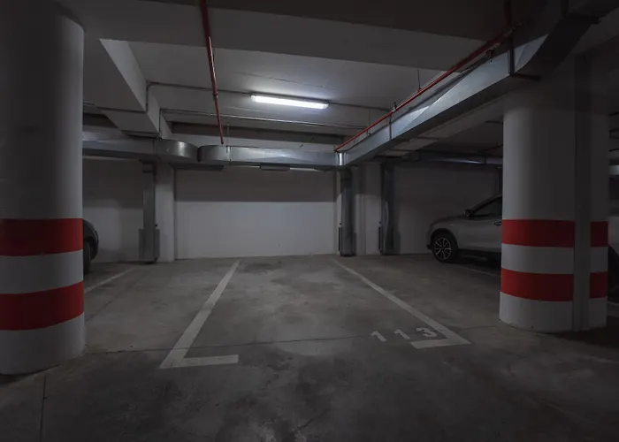 Sky & Sun Luxury Rooms With Private Parking In The Garage