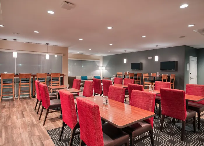 Towneplace Suites By Marriott Indianapolis Airport
