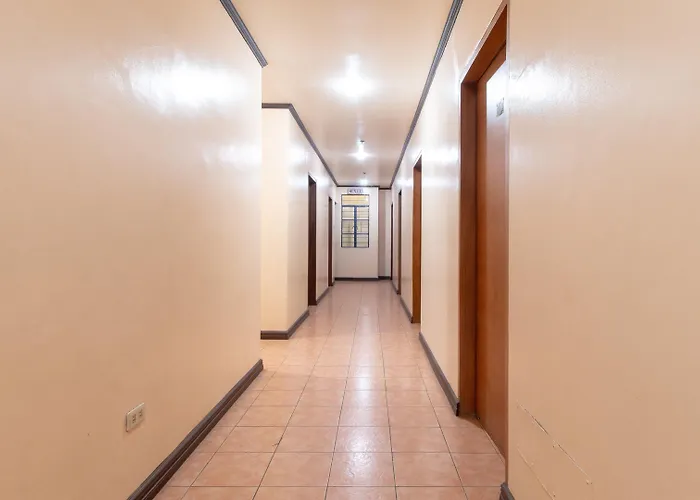 Reddoorz @ Downtown Tacloban