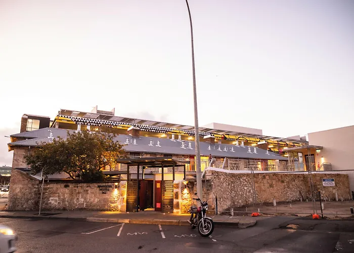 Warders Hotel Fremantle Markets