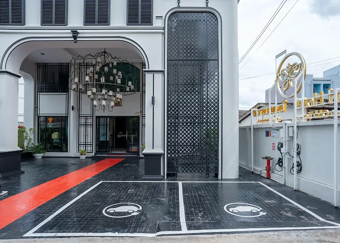 Ratri Hotel Phuket Old Town