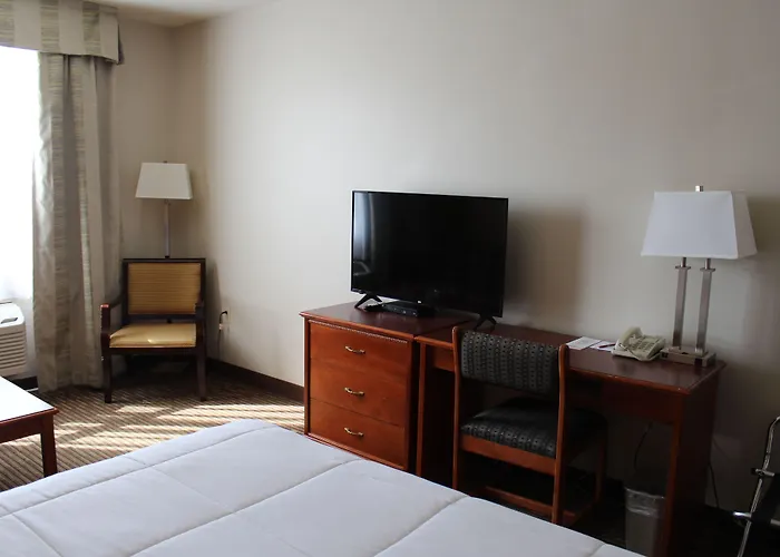 Foxwood Inn And Suites