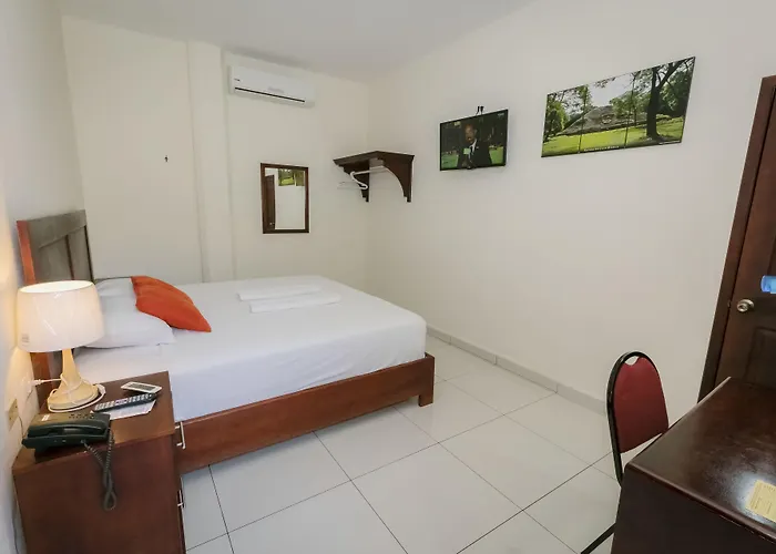 Hotel Mediterraneo Inn