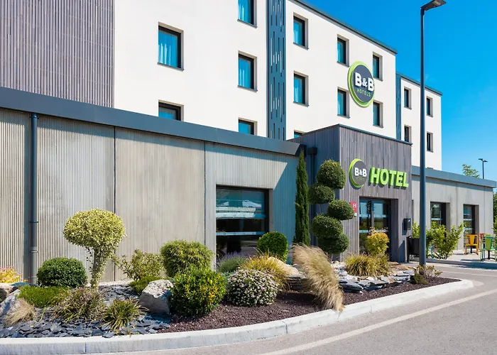 B&B HOTEL Troyes Magasins d'usine Lavau 