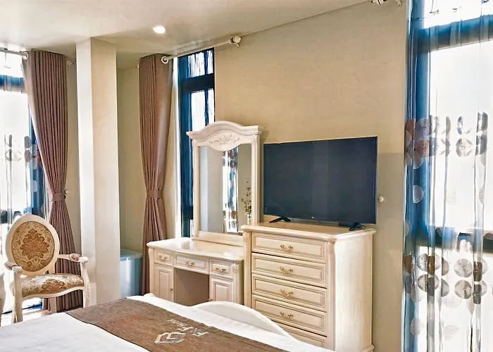 F&F Hotel