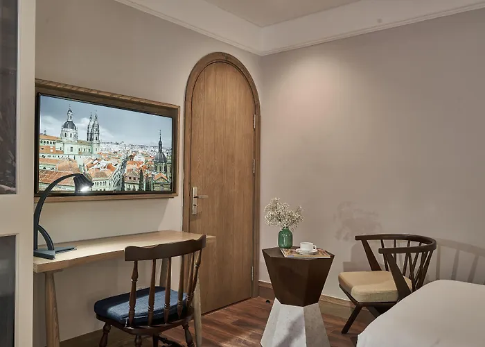 Sofiana My Khe Hotel & Spa - Rooftop Pool Bar- Free 01 Draught Beer And 20-Minute Spa Per Room