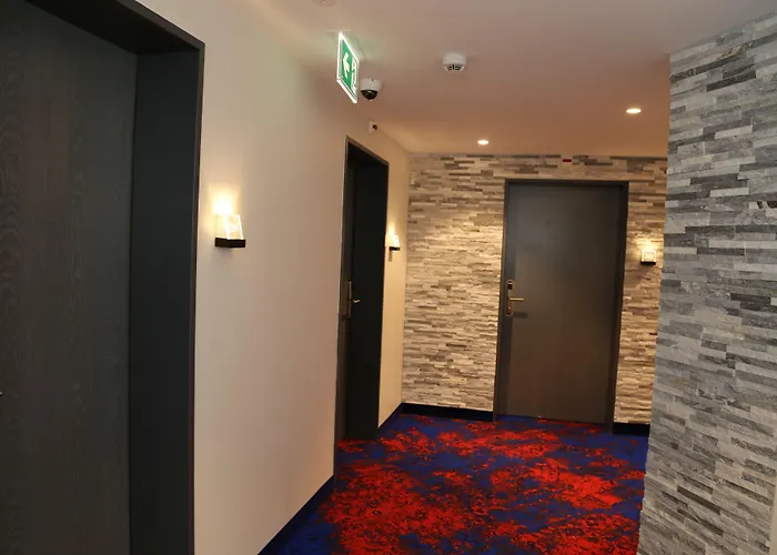 My Home Hotel - Free Parking , Ac