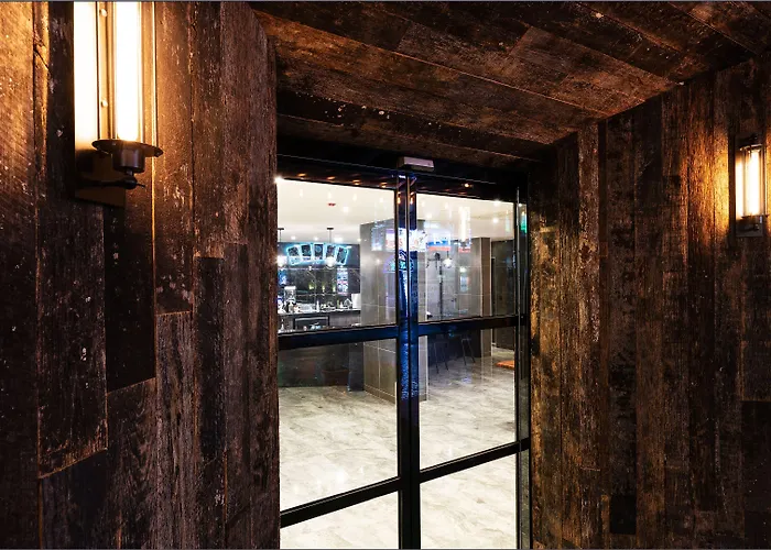 Lala Vianco Business Hotel