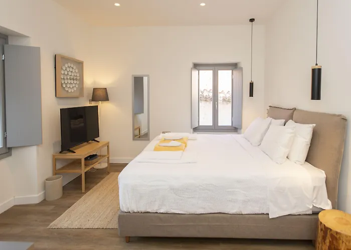 Pylosea Luxury Lodge