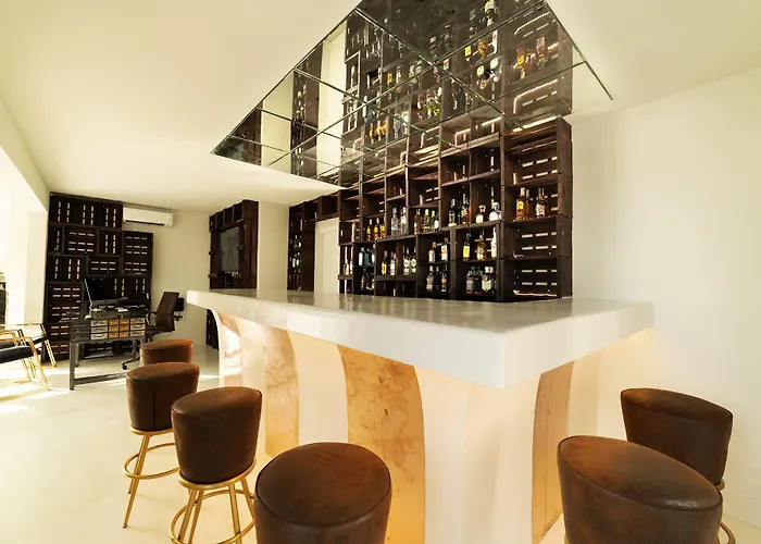 Paiise Hotels