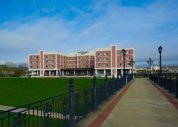 Courtyard By Marriott Rome