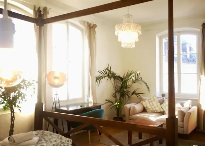 Art Hotel & Hostel