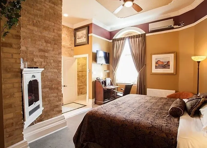 Clocktower Inn