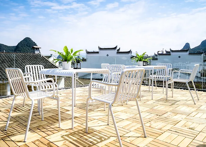 Guilin Bonjour Boutique Hotel- Free Pick Up Service Over 3 Nights