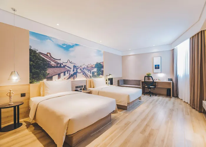 Atour Hotel Zhenjiang Nanxu Avenue Branch