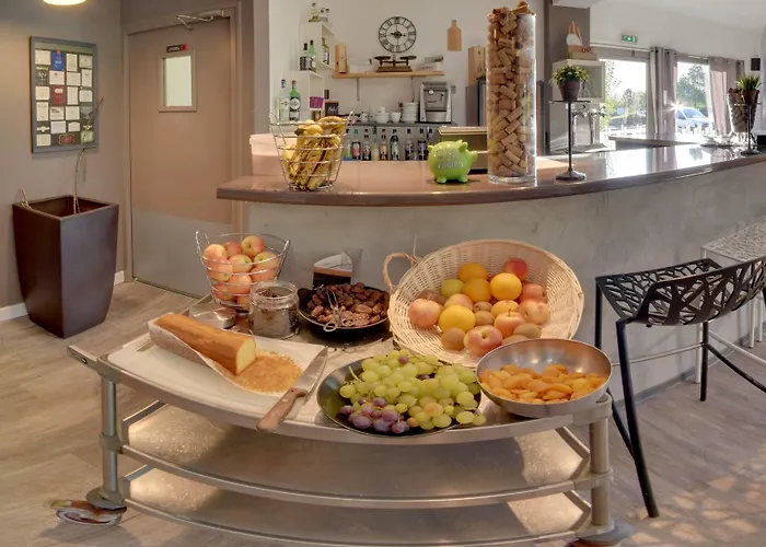 Atoll Hotel Logis Angers, Beaucouzé