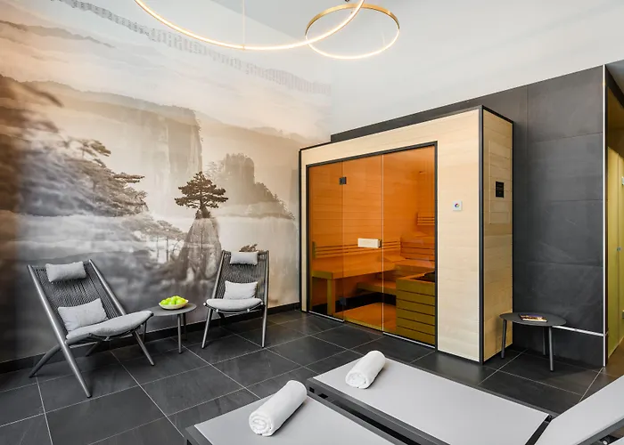 Emerald Hotel By Continental Group