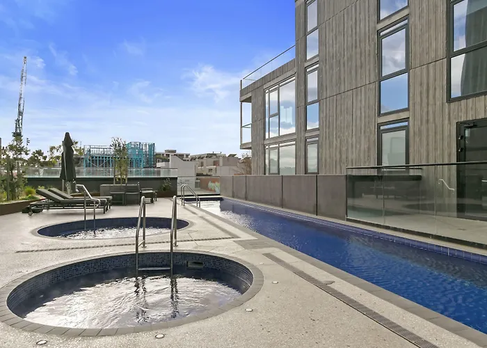 Melbourne City Apartment Hotel