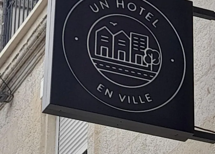 Un Hotel En Ville
