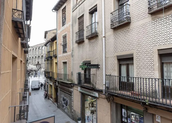 Vizcainos Home Away Segovia