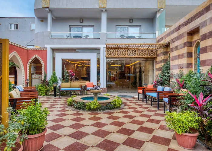 Mamlouk Pyramids Hotel