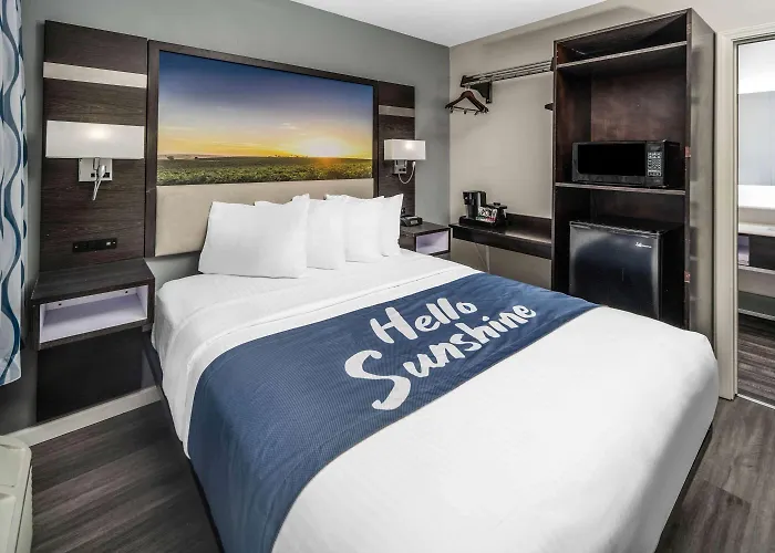 Days Inn By Wyndham Galt - Elk Grove South