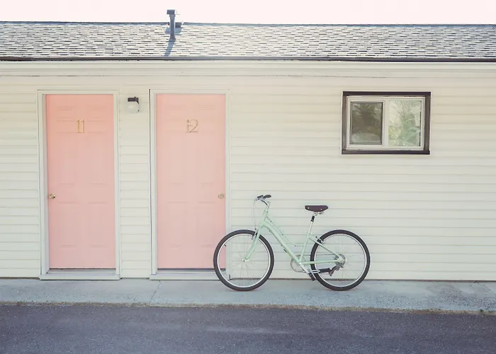 The June Motel, Prince Edward County
