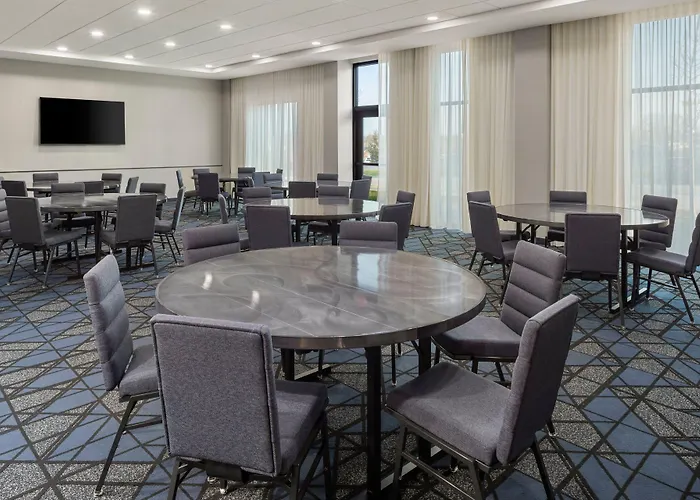 Courtyard By Marriott Bettendorf