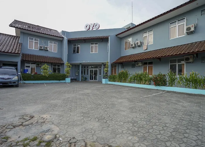 Super Oyo 1844 Bravo Residence