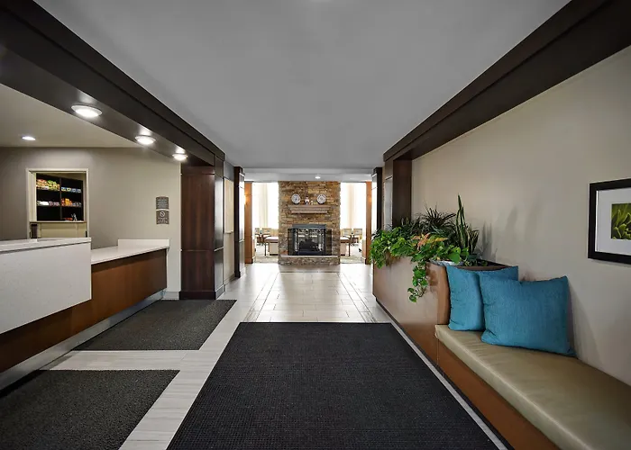 Staybridge Suites - Holland By Ihg