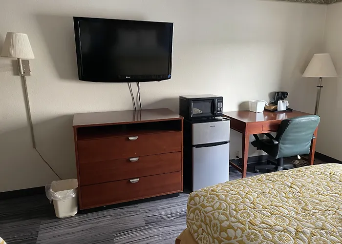 Royal Inn & Suites