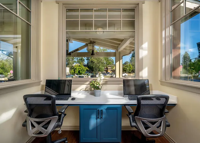 The Agrarian Hotel; Best Western Signature Collection