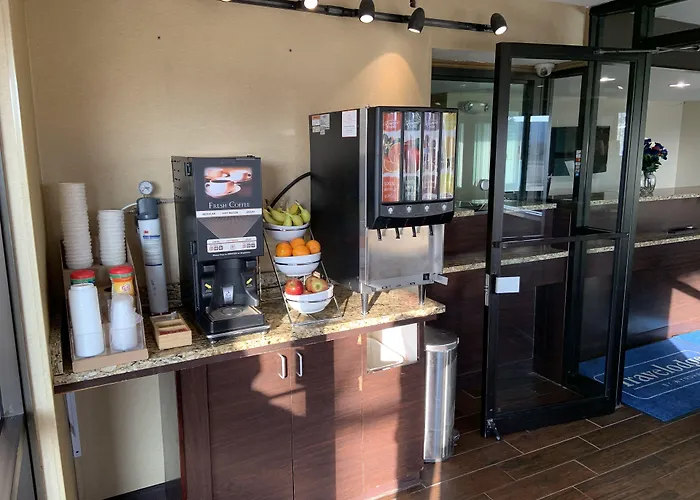 Travelodge By Wyndham Holland-Toledo