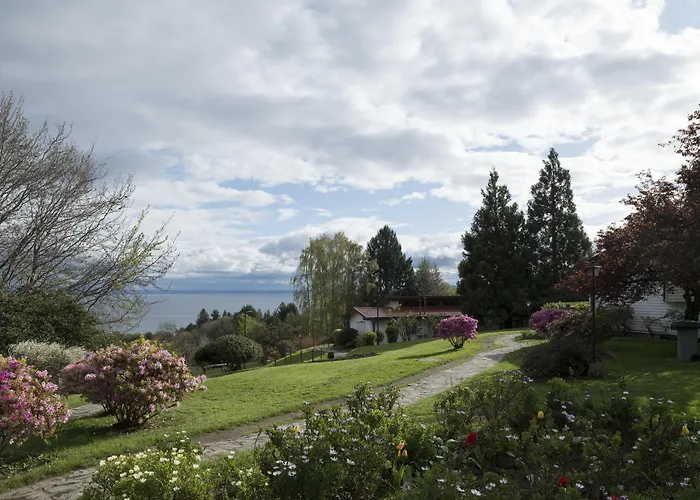 Hotel Y Cabanas Lago Ranco - Caja Los Andes