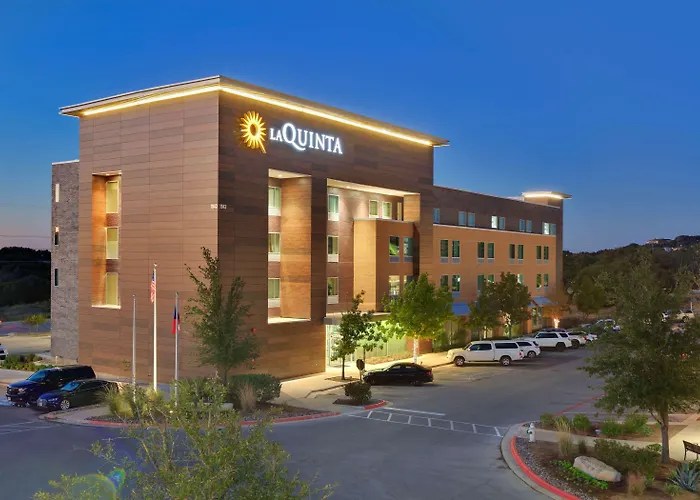 La Quinta Inn & Suites By Wyndham Lakeway
