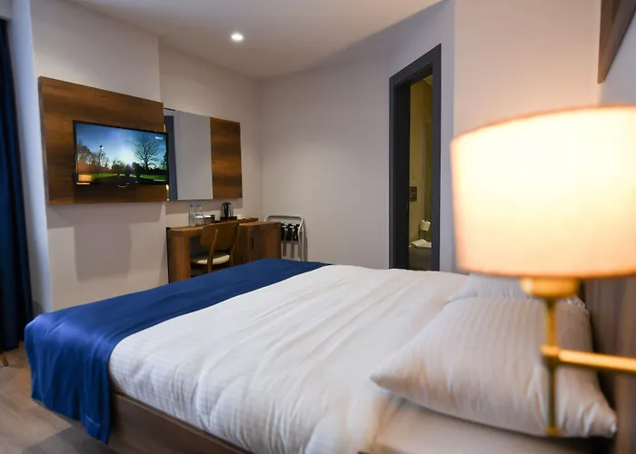 Ref Inn Hotel