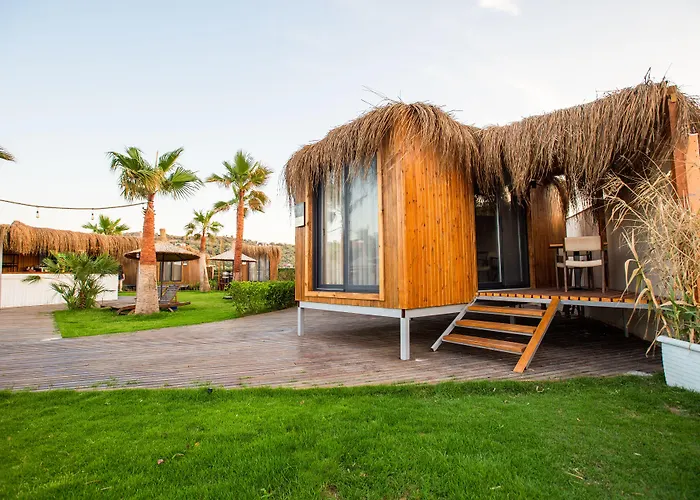 Anda Beach Bistro & Rooms