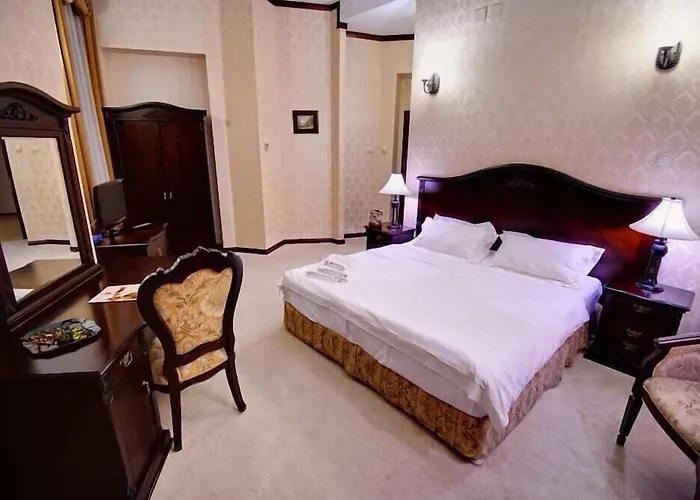 Hotel Carol