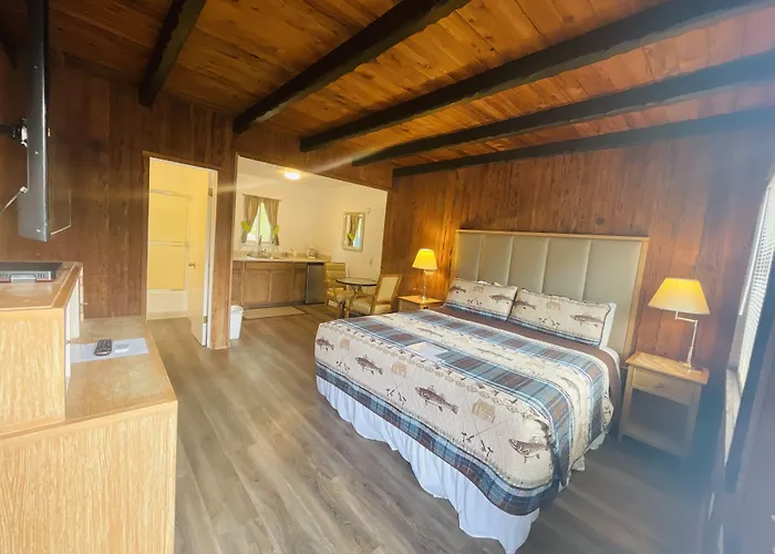 Riverfront Lodging